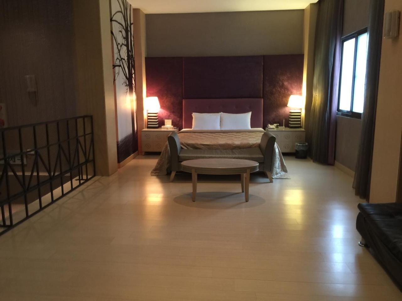 Li-Gin Motel Chiayi Extérieur photo