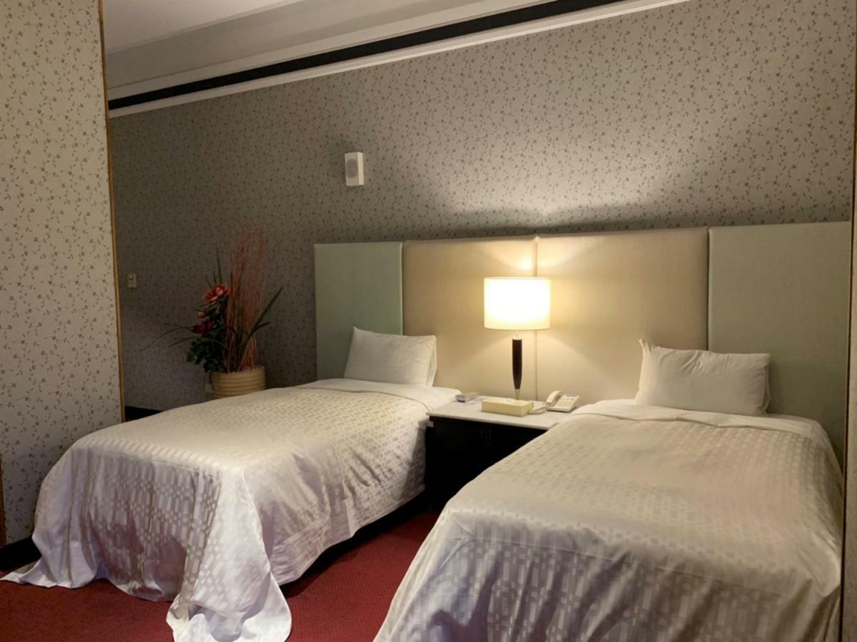 Li-Gin Motel Chiayi Extérieur photo
