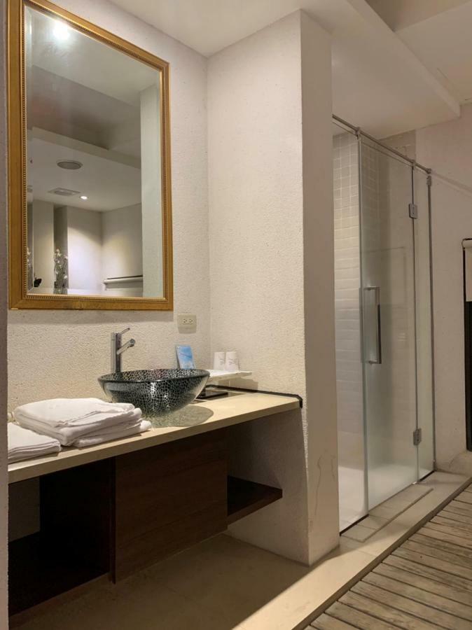Li-Gin Motel Chiayi Extérieur photo
