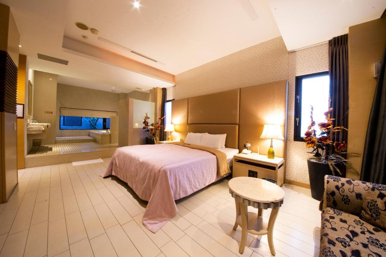 Li-Gin Motel Chiayi Extérieur photo